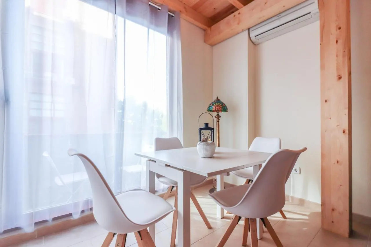Bright Duplex Apartment For Families-Vicalv Madrid Spain