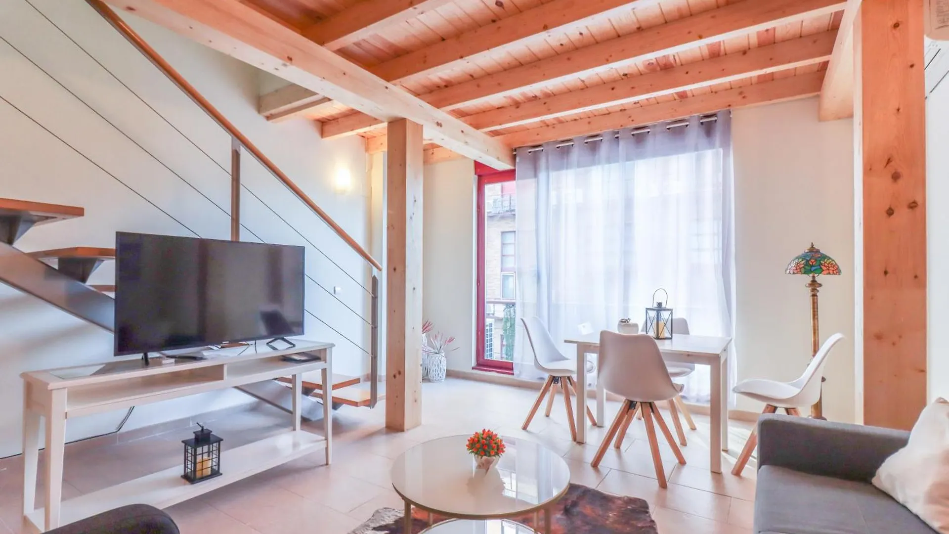 Bright Duplex Apartment For Families-Vicalv Madrid