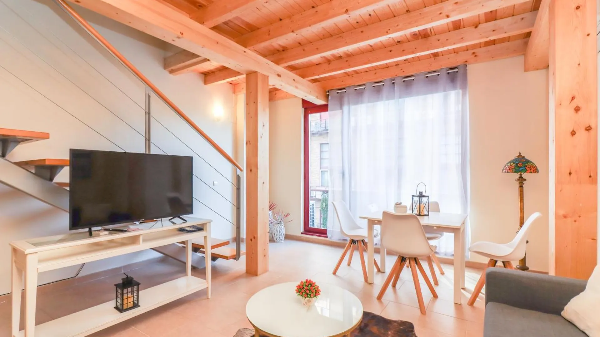 Bright Duplex Apartment For Families-Vicalv Madrid