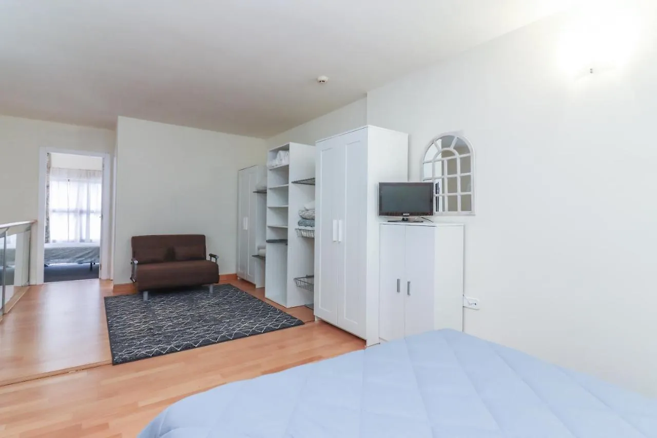 Bright Duplex Apartment For Families-Vicalv Madrid